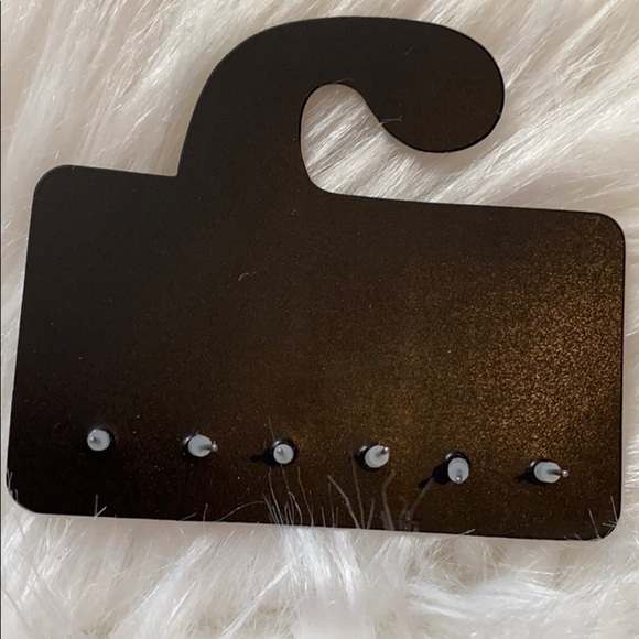 New without tags wet seal earrings - Picture 5 of 14